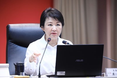 市長盧秀燕昨-8-日主持會議表示-市府團隊積極改善空污-她上任5年多來-台中pm-25年均