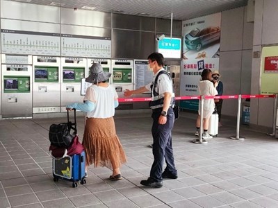 城鎮韌性防空演習期間-搭乘捷運的旅客請於下車後配合引導避難