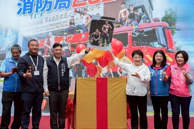 2026消防形象月曆亮相-搜救犬也入鏡-盧市長-讓城市英雄被看見