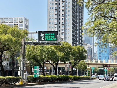 中市將snoopy形象衍伸應用至市區資訊可變標誌設備-提醒用路人留意交通資訊_0