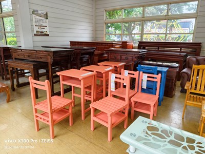 寶之林賣場陳列之再生家具