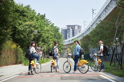 民眾通勤通學-休閒遊憩皆可利用公共自行車-打造台中為環保便利健康的自行車城市