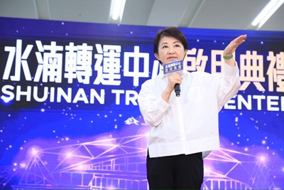 盧市長指出-今年底前台中火車站轉運中心也將陸續完成-未來再規劃烏日轉運中心-逐步形成四大轉運中心布局