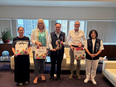 副市長鄭照新代表市府接見-並由台灣永續旅行協會陳盈潔理事長陪同