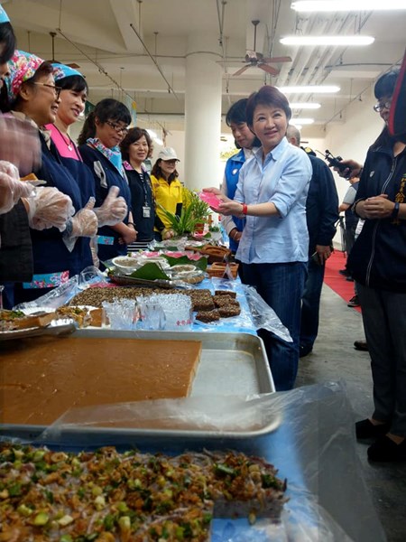 市長盧秀燕大力讚揚本區客家傳統米食