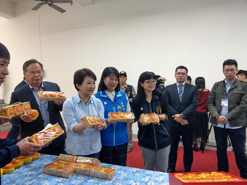 市長盧秀燕大力讚揚本區農特產品